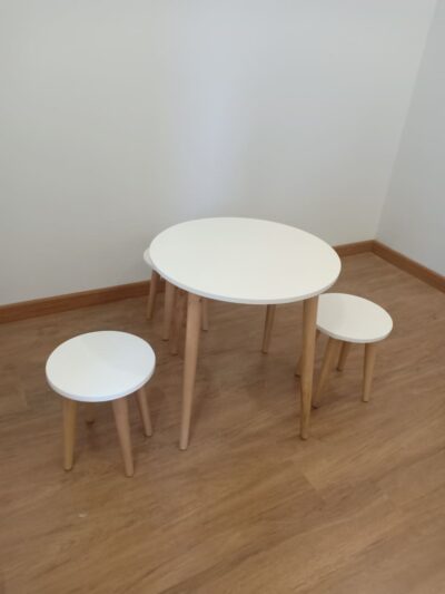 white tabel