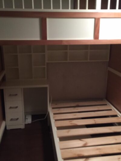 Bunk Bed with wooden textures